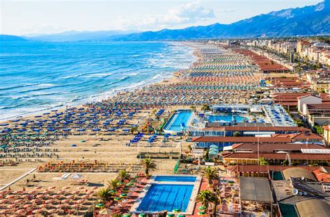 foto di saint laurent forte dei marmi